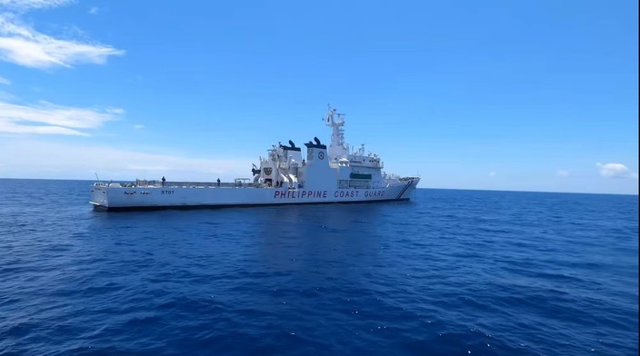 The Philippines Withdraws Coast Guard Flagship from Xianbin Jiao,