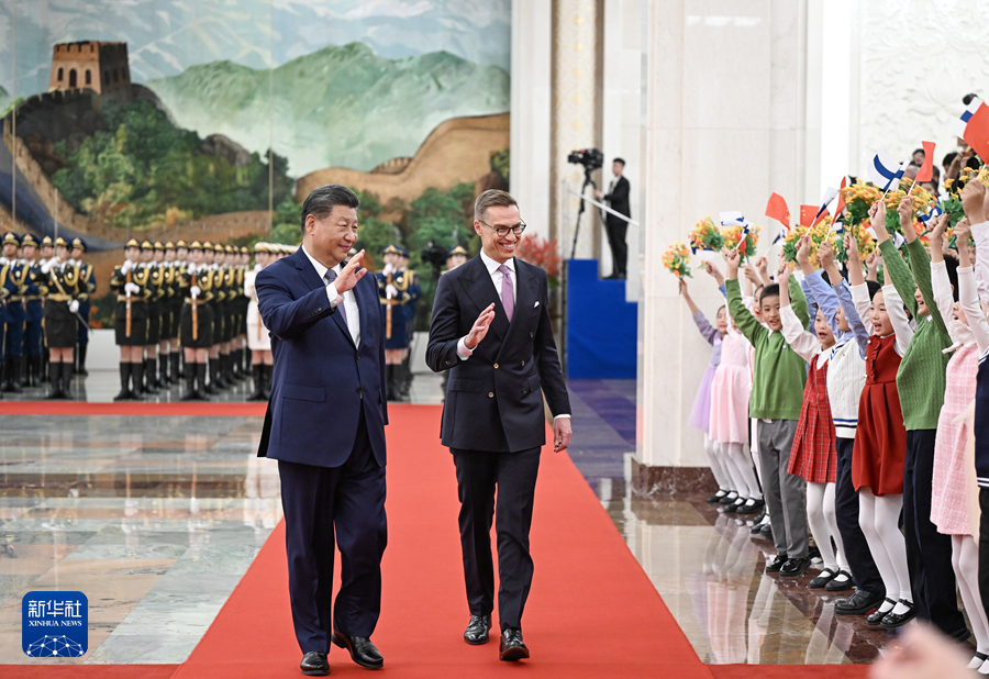 习近平同芬兰总统斯图布会谈