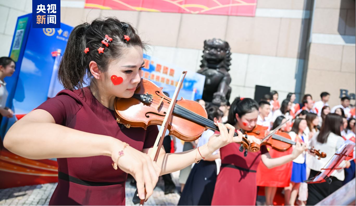 澳門各界同聲歌唱祝福祖國：祖國好 澳門明天會更好