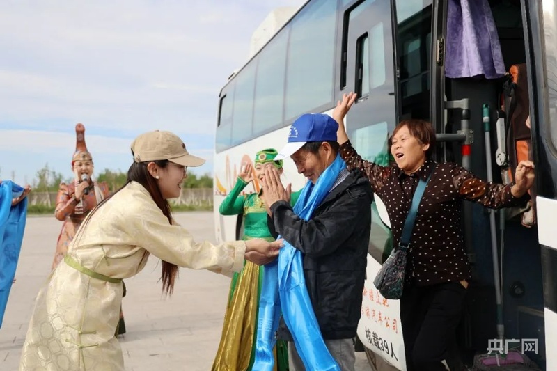 新疆文旅點亮“第九產(chǎn)業(yè)” 奔赴“詩和遠方”