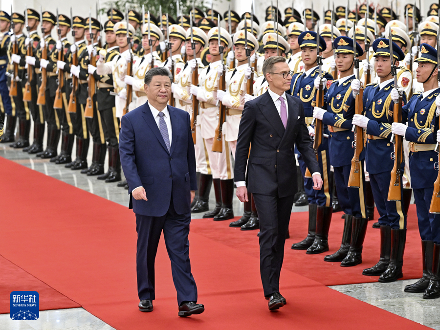 习近平同芬兰总统斯图布会谈