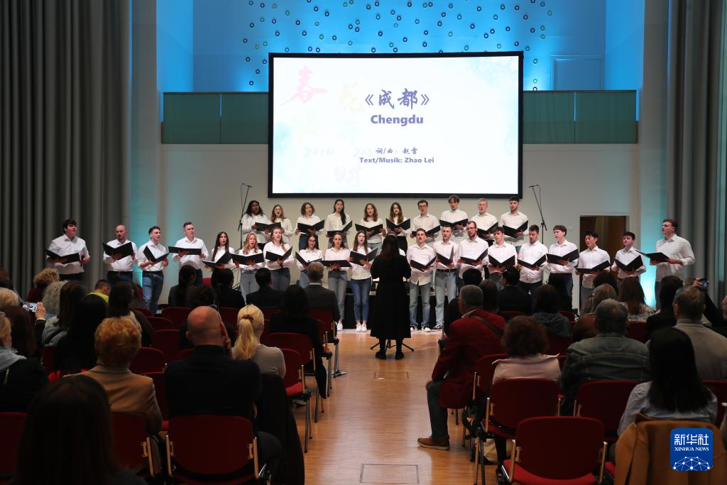 德国伯乐中文合唱团举行成立十周年音乐会