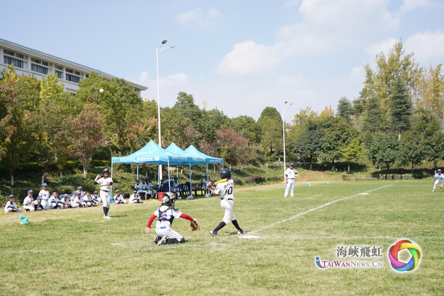 第五屆海峽兩岸學(xué)生棒球聯(lián)賽（昆明站）暨 “彩云杯”兩岸慢投壘球精英賽在昆明舉辦