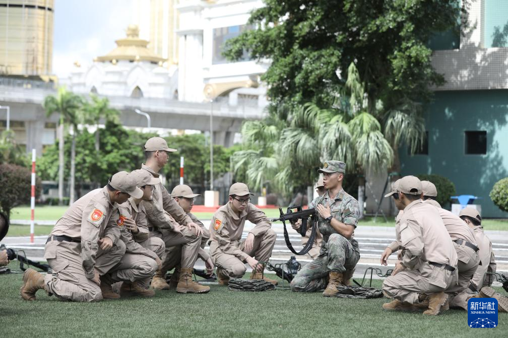 “蓮花衛(wèi)士”護濠江——中國人民解放軍進駐澳門25周年記事