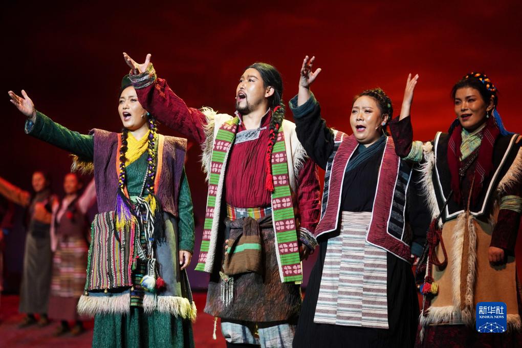 “中国西藏文化周”走进香港 民族歌舞剧《天边格桑花》广受欢迎
