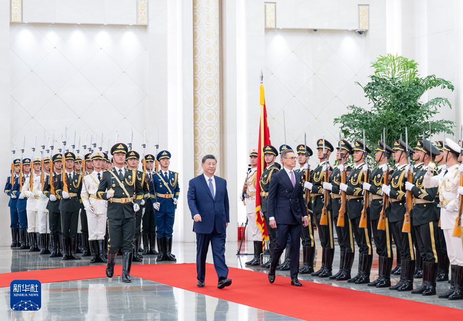 习近平同芬兰总统斯图布会谈