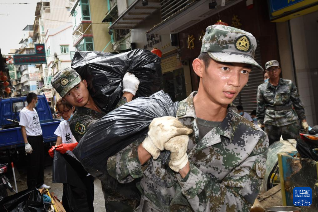 “蓮花衛(wèi)士”護濠江——中國人民解放軍進駐澳門25周年記事