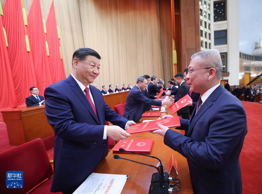 全国科技大会 国家科学技术奖励大会 两院院士大会在京召开 习近平为国家最高科学技术奖获得者等颁奖并发表重要讲话