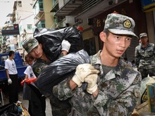 “蓮花衛(wèi)士”護(hù)濠江——中國人民解放軍進(jìn)駐澳門25周年記事