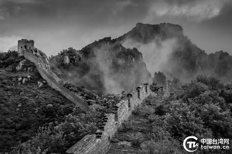 高舉弘揚(yáng)中華文化的旗幟——關(guān)于海峽兩岸影像文化交流的若干思考