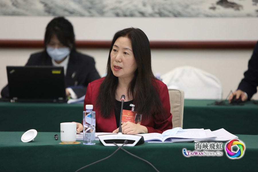 全国人大台湾省代表团代表谈政府工作报告：充满坚定的自信和浓浓的为民情怀
