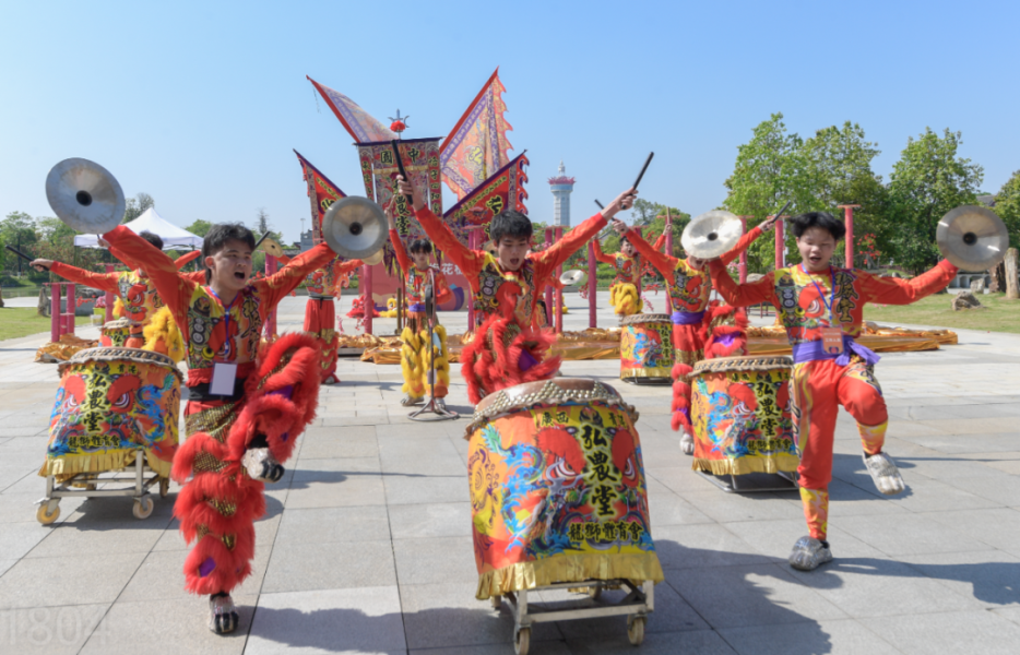 4月3日，2022 年“壮族三月三·民族体育炫”暨贵港市三月三文化旅游消费品牌活动开幕式在市园博园举行。