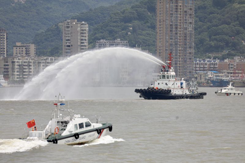 福建马尾：台湾青年登“海巡06”轮 观摩海空联合搜救演练