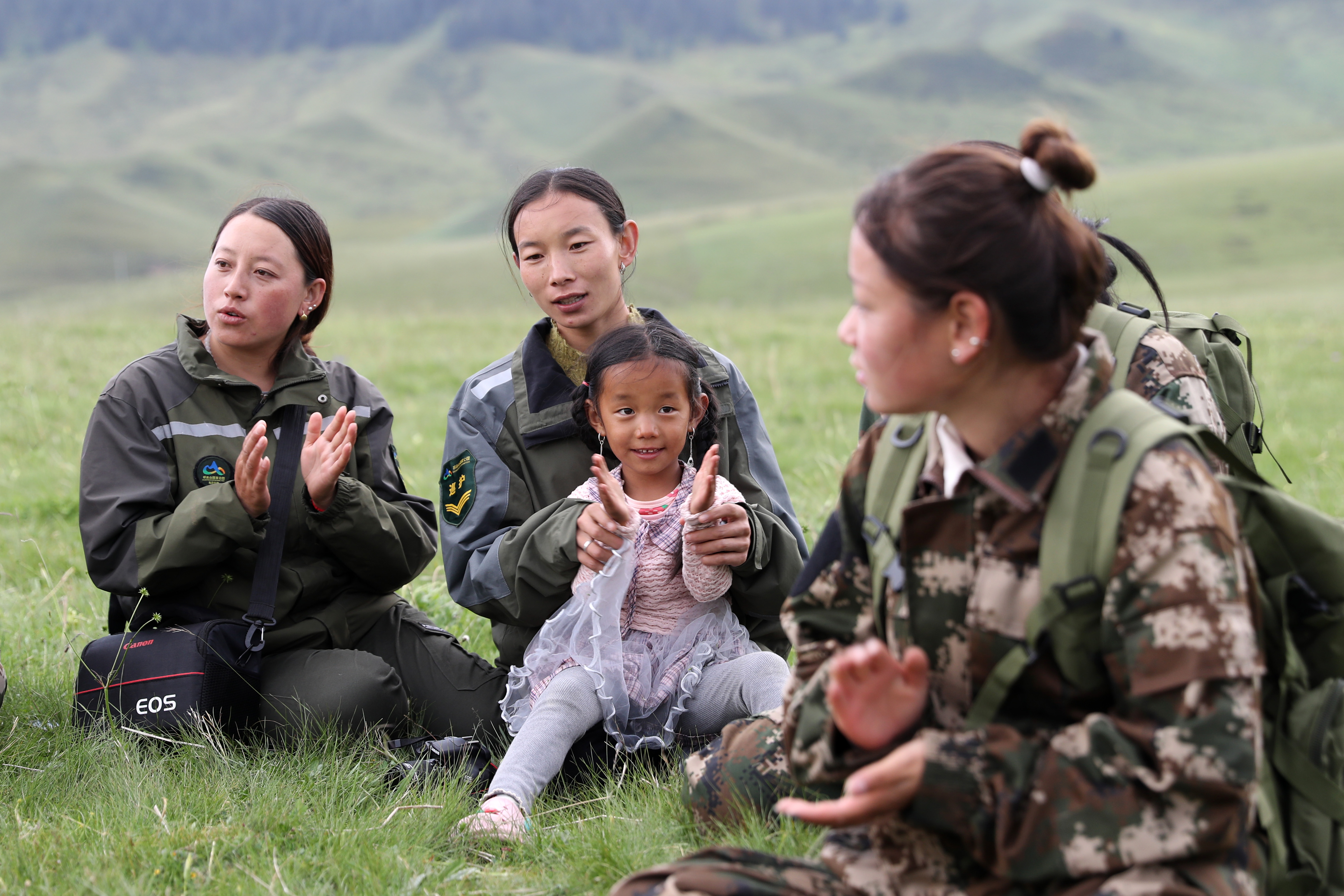 光影十年繪新篇丨祁連巡護(hù)娘子軍