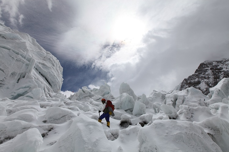 罗静：攀登的挑战与自由，13座8000+高峰的女性登山者