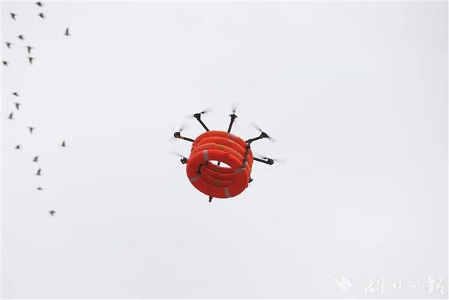 汉台两架无人机，同系一个中国结