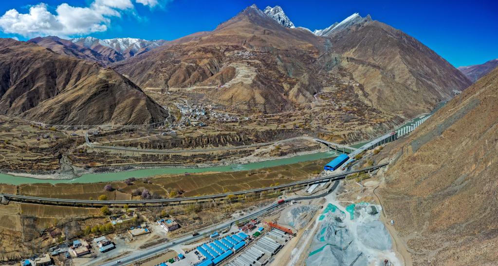 雪域高原春日忙——西藏高原经济高质量发展一线见闻