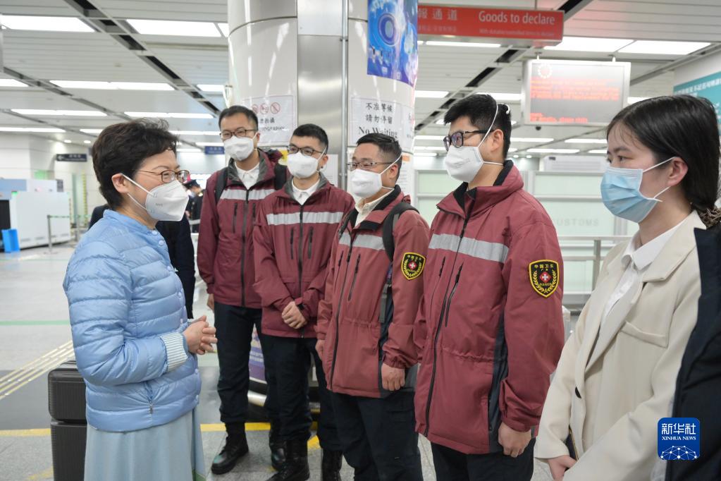 内地支援香港抗疫流行病学专家组昨日到港