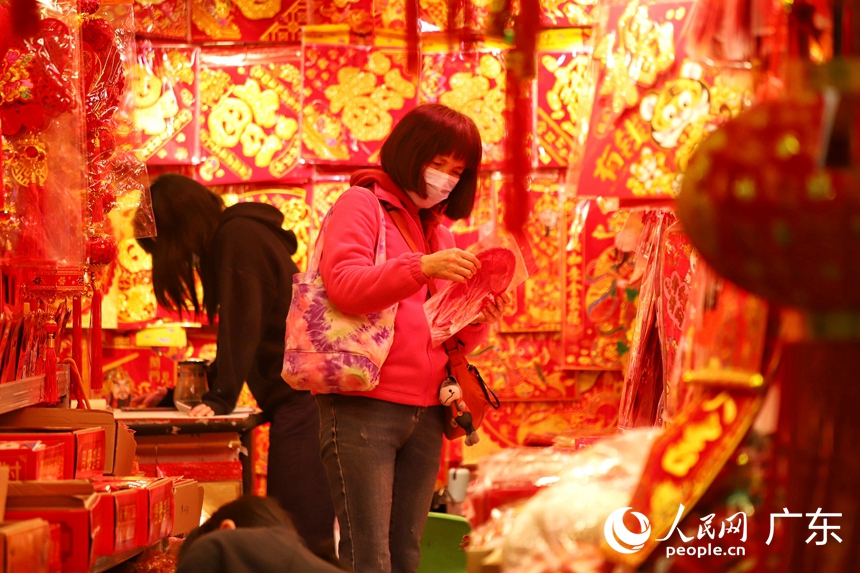 广州：年货市场红红火火