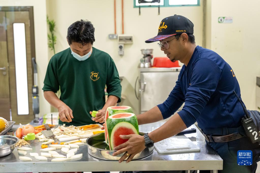 中國(guó)旅馬大熊貓夫婦喜迎16歲生日