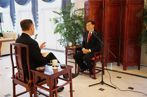 秦刚在接受美媒专访时特别强调，台湾问题是中美之间最大的火药桶