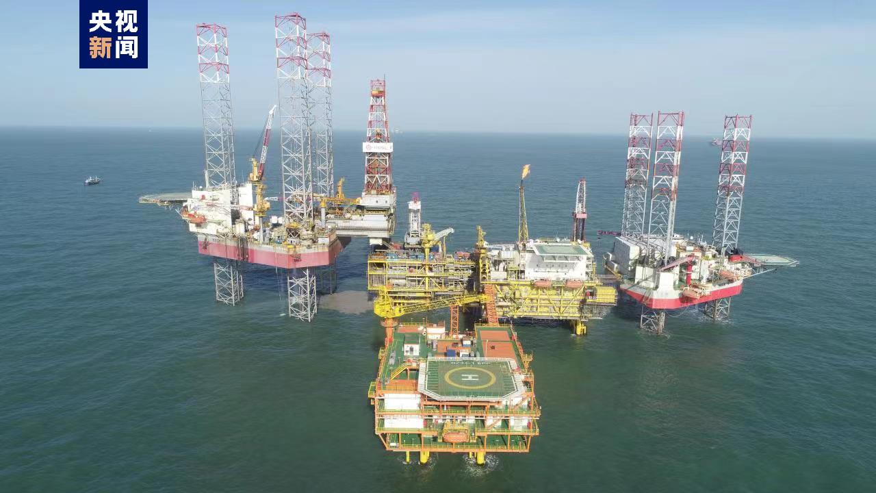 中国最大规模海上油田群岸电应用工程海上站成功送电