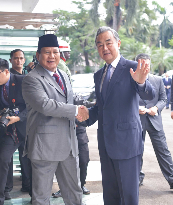 印尼当选总统普拉博沃会见王毅