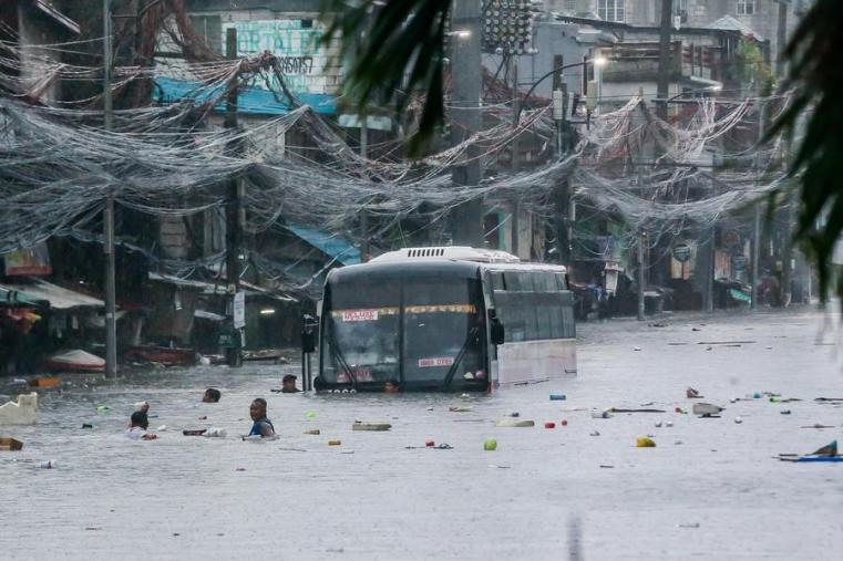 Typhoon Gaemi buffets Philippines, killing at least 8