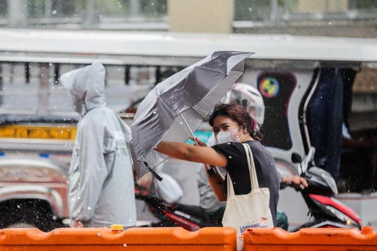 Typhoon Gaemi buffets Philippines, killing at least 8