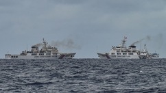 Chinese research ship harassed by Philippine vessels in South China Sea_fororder_VCG111514396790 (1)