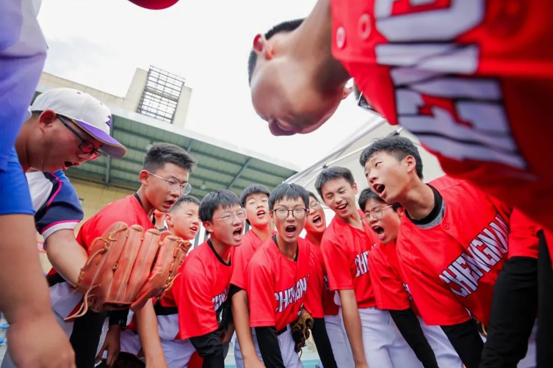 “海峡杯”青少年棒垒球公开赛在宁波海曙热力开赛