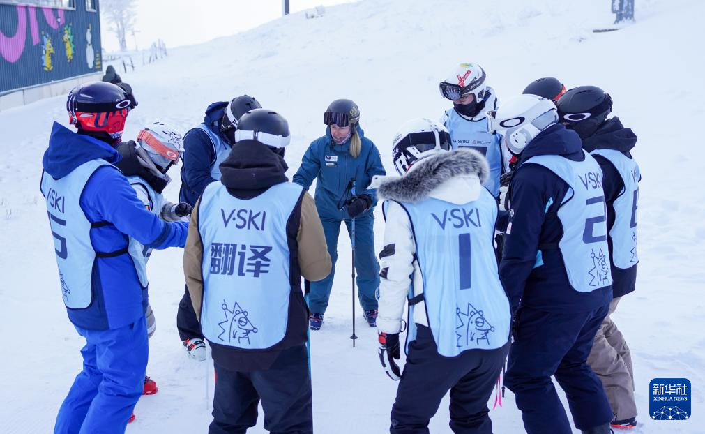 从阿尔卑斯山到长白山：“世界冰雪黄金纬度带”冰雪经济正“火热”