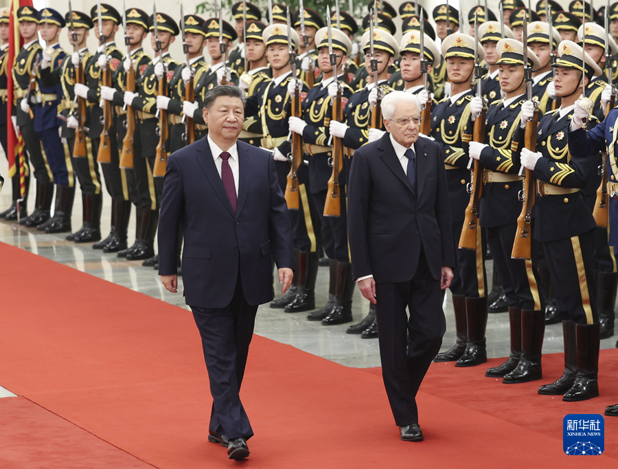 习近平同意大利总统马塔雷拉会谈