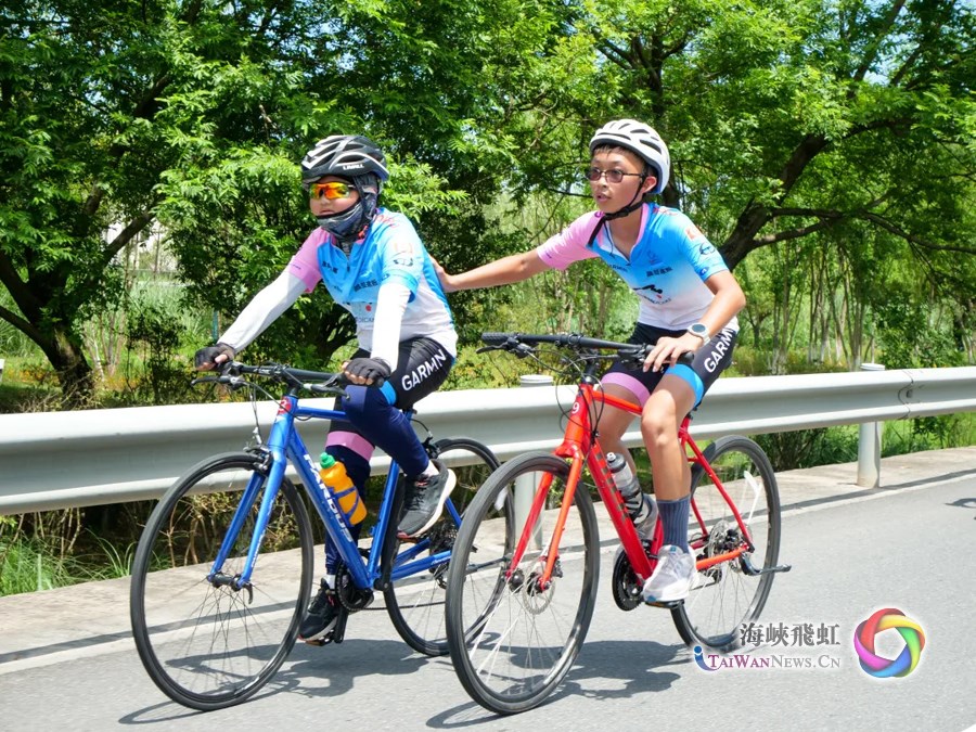 第十二届单车天使公益圆梦之旅圆满落幕，两岸师生难舍难分