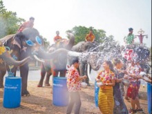 泰国庆祝泼水节