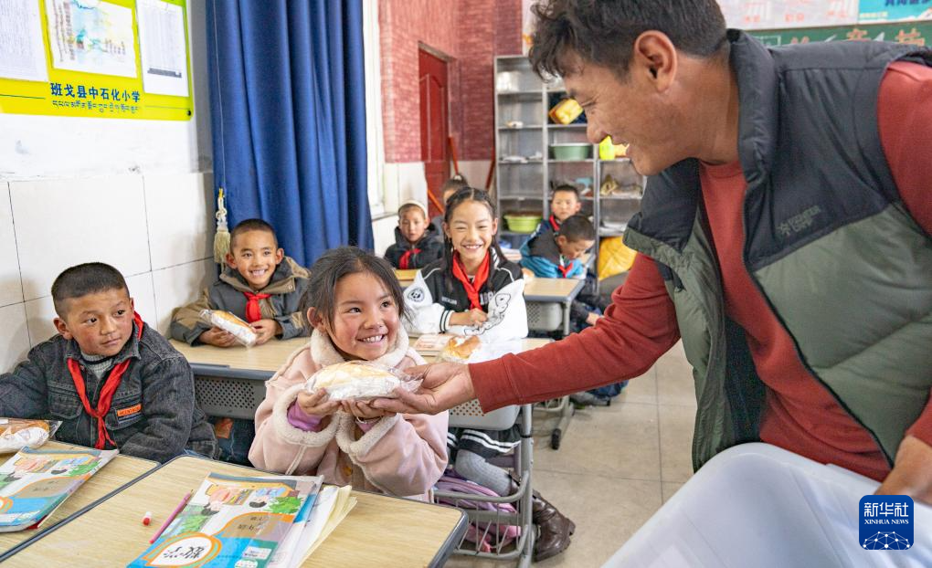 探访“离天空最近的援藏小学”