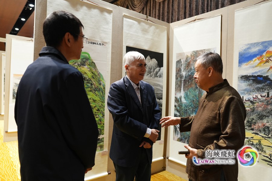 “祖国颂——海峡两岸百位书画名家共庆中华人民共和国75华诞精品展”在京举行