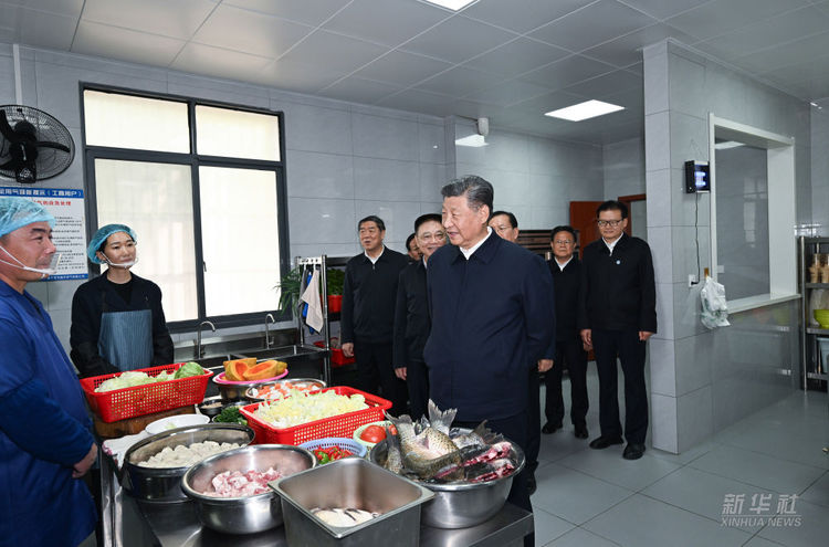 习近平在湖北考察调研