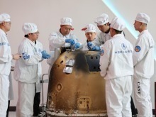 嫦娥六号返回器开舱活动在京举行