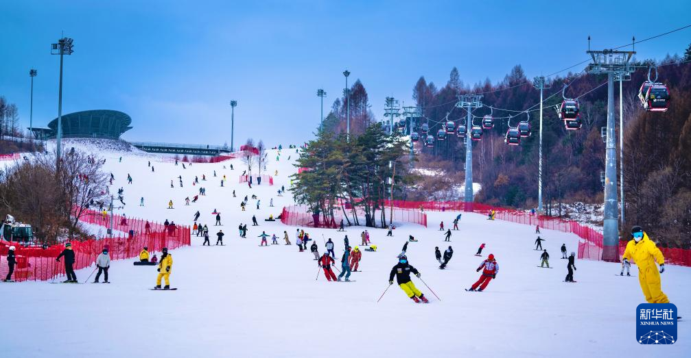 新中国第一座高山滑雪场讲述中俄“冰雪”友谊故事