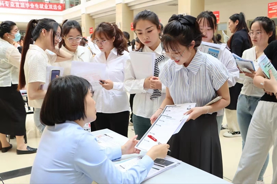 中国首届养老专业本科生迎毕业季 学生“丝滑”入行