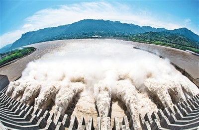 三峡工程，今夏这样拦洪削峰