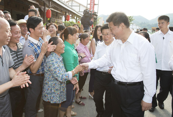 习近平考察贵州：政策好不好 要看乡亲们是哭还是笑