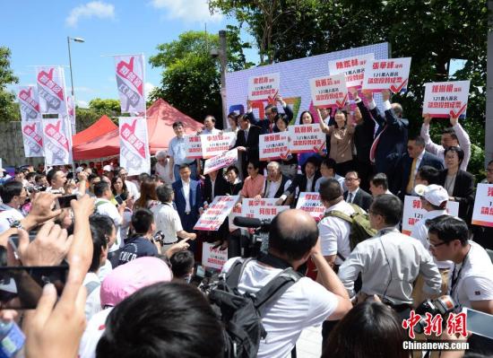 政改方案提交立法会审议 香港市民集会撑普选