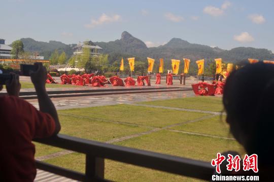 闽港大学生武夷山世界遗产文化研学班启幕