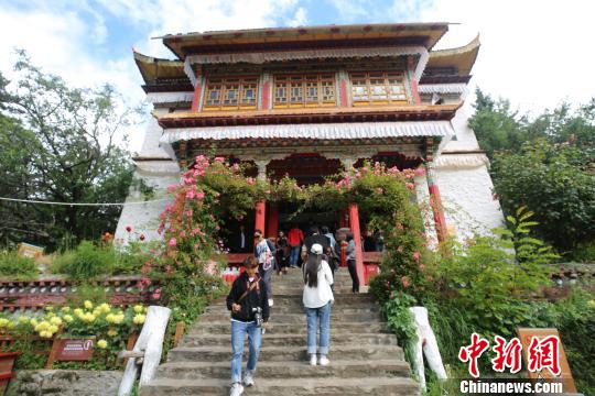 西藏成功創(chuàng)建首個5A級生態(tài)自然旅游景區(qū)