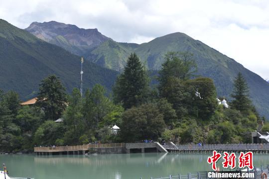 西藏成功創(chuàng)建首個5A級生態(tài)自然旅游景區(qū)