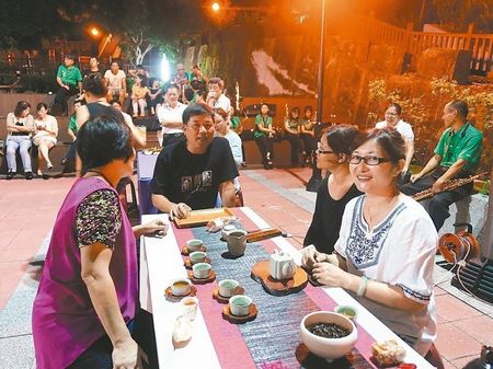 不要天空“灰蒙蒙” 臺(tái)灣多地民眾中秋不烤肉