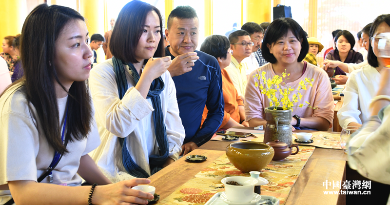 一杯普洱两岸情 云茶联谊庆新春