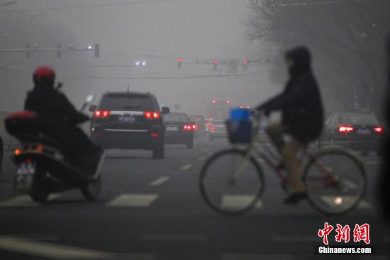 中国多地启动应急响应应对雾霾